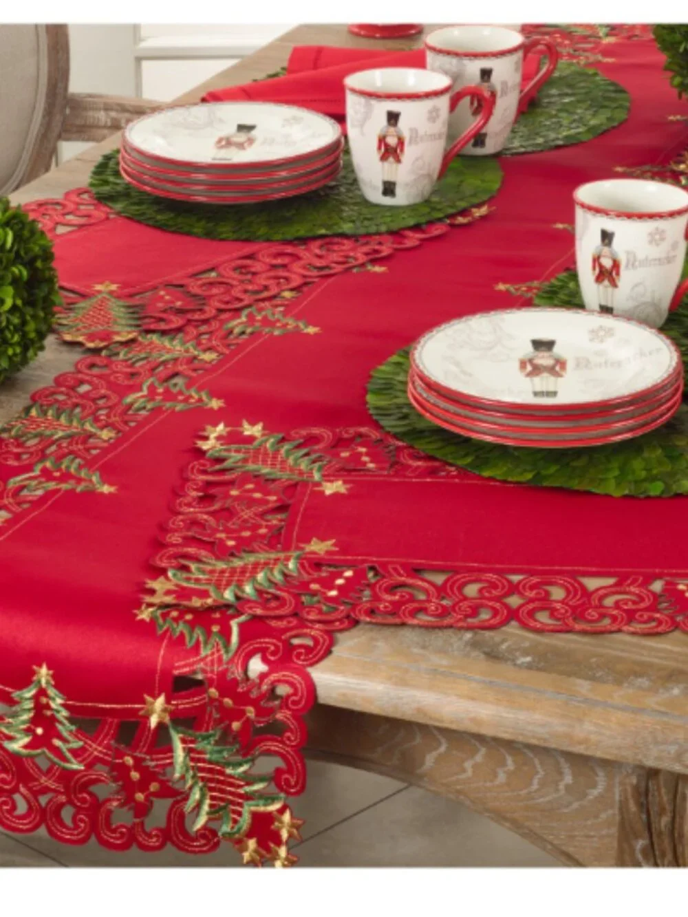 SARO LIFESTYLE Pandoro Collection Holiday Christmas Tree Table Runner, 16
